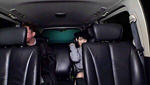 Saya tak percaya babe Asia panas ni bongkok untuk saya