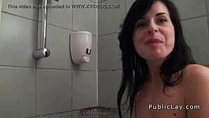 Sebral jsem tuhle horkou amatérku na veřejnosti, šukal ji doma za prachy