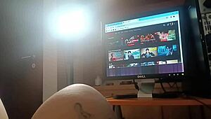 Frio em SP, Watched Netflix, Ended Up Cumming to Warm Up with Mary Jhuana