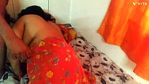 reshma mature aunty takes cock with pussy creampie