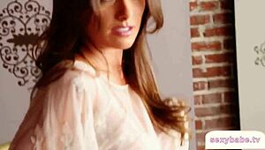 Sexy Babe Strips Down to Sultry Lingerie