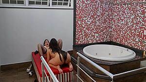 Manu Fox cums in Pamela Pantera's mouth