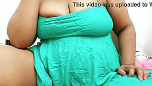 شعر بالرغبة لهذه الميلف الآسيوية ذات الصدر الكبير.