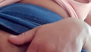 sexy morena masturbates hairy pussy 😏