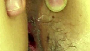 Haarige asiatische milf nutte mit kleinen titten kriegt sperma rein!