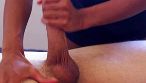 Hired Hot Masseur for Erotic Massage at Home and Ejaculated During the Session