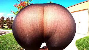 Soție de 43 de ani în leggings ultra-transparenți, îndrăznește să expună în public