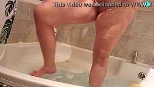 Real amateur milf lets us watch her body