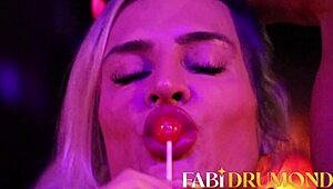 Blonde milf masturbates 😈