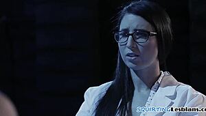 i squirted in dat lesbo babe's mouth durin threeway