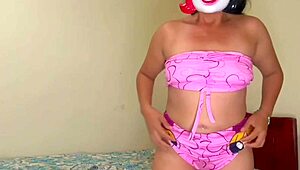 Latina amateur touches herself solo craving hard penetration.