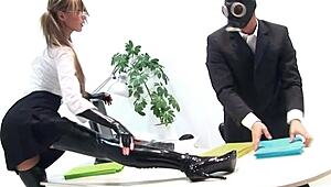 Chesty blonde babe in latex takes a hard shaft deep 😈