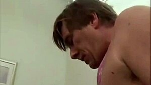 Микаэла в извращенной пародии в больнице