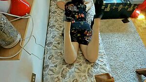 Beautiful feet for the Italian MILF in 4K