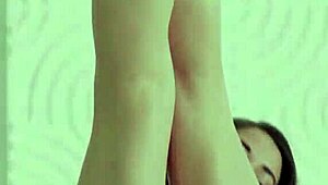 Metart - アリーナGが自然な曲線をゆっくり脱ぐ