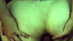 Trying new toy in my tight ass, loving the anal 😍