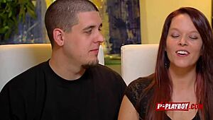 Kåte amatorpar går bananas på TV i gruppeorgie.