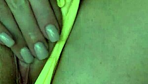 Masturbująca busty suka analnie walona monstrualnym kutasem sperma w usta