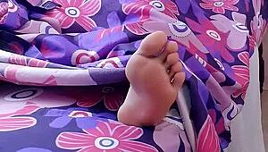 Porno estudiantes uso a mi profe como dildo brinco encima hasta orgasmos múltiples y lo despierto con gemidos de putita