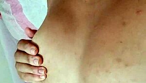 Novinha Tarada Gozando Na Siririca