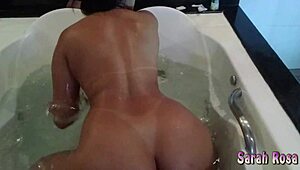Sarah Rosa is so gostosa demais, featuring her big tits and ass!
