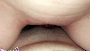 Tinerică sexy 18+ futută la patru labe în colegiu cu orgasm intens