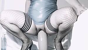 yo, can this amateur latina cougar handle hankeys toy xxl in her?