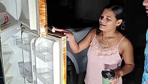 JA ERA TARDE ELE VEIO PRA COMPRAR A GELADEIRA E ACABOU COMENDO MEU CU TRAILER