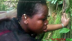 Wow, BBW Patricia bangs teen on roadside with deepthroat 😎