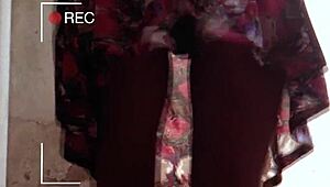 Pinta com meu pinto - housewife sweeps yard while teasing in lingerie outdoors