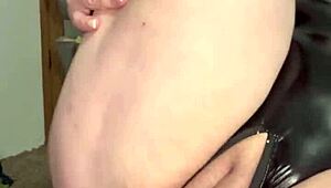 just saw minxycme squirt hard on a thick cock