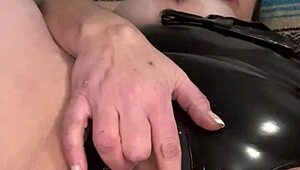 just saw minxycme squirt hard on a thick cock