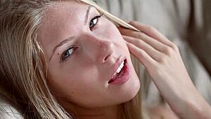 Babes Foxies Gold and Tess dance before wild group banging