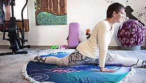 Ever tried yoga with Goddess Aurora Willows in class?