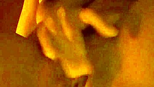 no aguanto, me masturbo y me corro