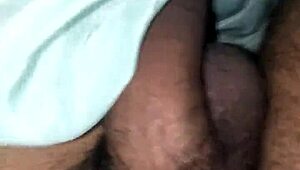 Ever tried hot gay action with sexy aunty Reshmi in shalwar?