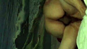 19살 젊은 년 큰 자지 타며 엉덩이 출렁이고 괴물 자지 깊숙이