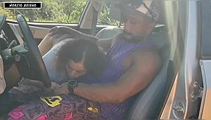 vi uma mendinga gostosa na rua, hinted at feeding her big black cock ride