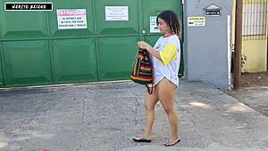 vi uma mendinga gostosa na rua, hinted at feeding her big black cock ride