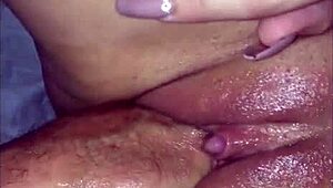 Watch this blond MILF fist herself?