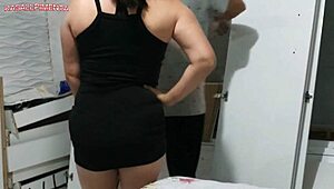 this 18-19 year old amateur seduces the installer and pays with blowjob in the shop!