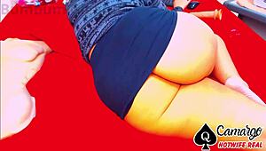 gozando with two toys... hey, come help me out here!