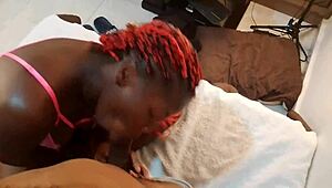 เจอสาว Tinder ผมแดงอกใหญ่ลาติน่าอมควยใหญ่ช่างภาพ?