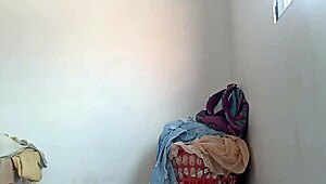 mi hermanastra quiere vivir conmigo y me folla duro en doggystyle cachondo