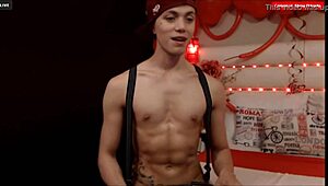 ケン・ザエンザがラティーナのアナルファックを楽しむカジュアルシーン