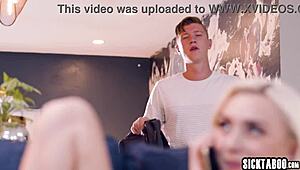 Yllätin Chloe Templen runkkaamassa ja panin sen kovaa