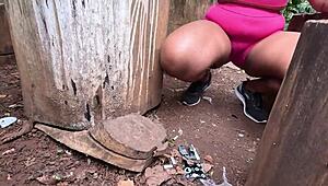 Histórias De Uma Ninfomaníaca - Suando O Shorts No Parque Escorrendo Mel Da Bucetinha