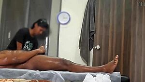 Хэппи-энд пойман на скрытой камере, хочешь больше? Что тут на самом деле происходит?