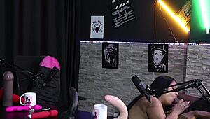 Morena Bota O Pau Do Marido Pra Fora E Faz Um Boquete - Hanna Pimentinha E Richard Pimenta Sheer Red