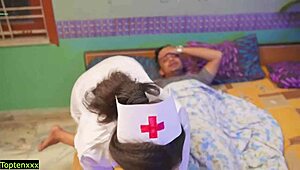 वाह, सुंदर नर्स और पेशेंट हॉट वायरल सेक्स में!